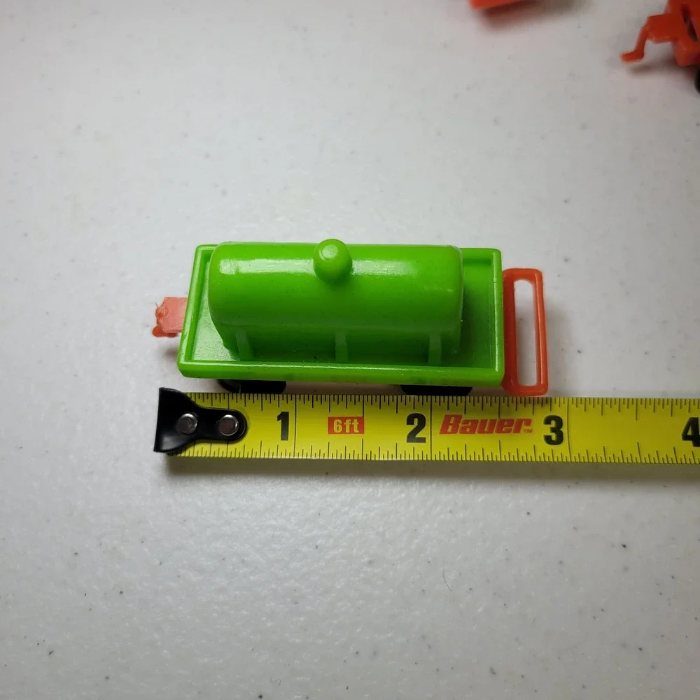 Herbart Vintage Plastic Toy Train‎ Set Red Green Yellow Small 5 Piece Lot